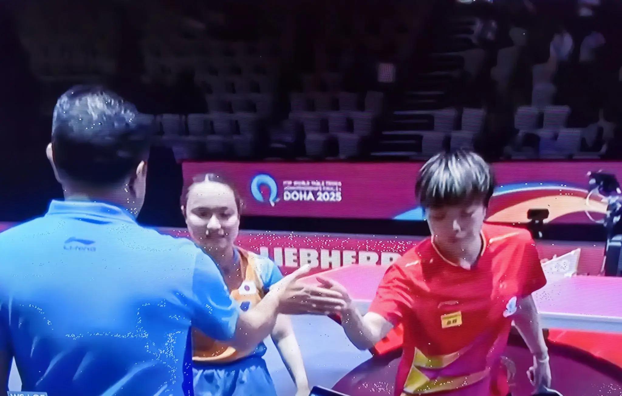 IM体育官方网-乒乓球比赛选手实力碾压对手