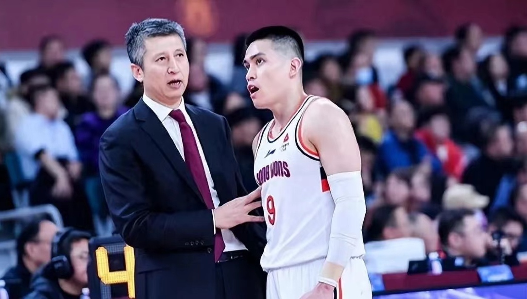 上海男篮不敌广州队,连胜终结 上海男篮不敌广州队,连胜终结