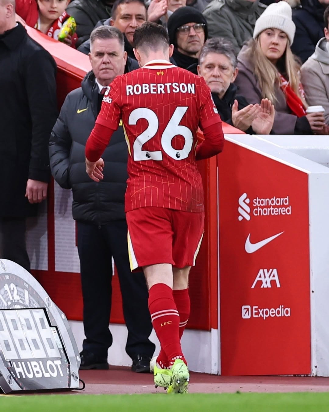 利物浦前锋代表法兰克福出战，表现抢眼