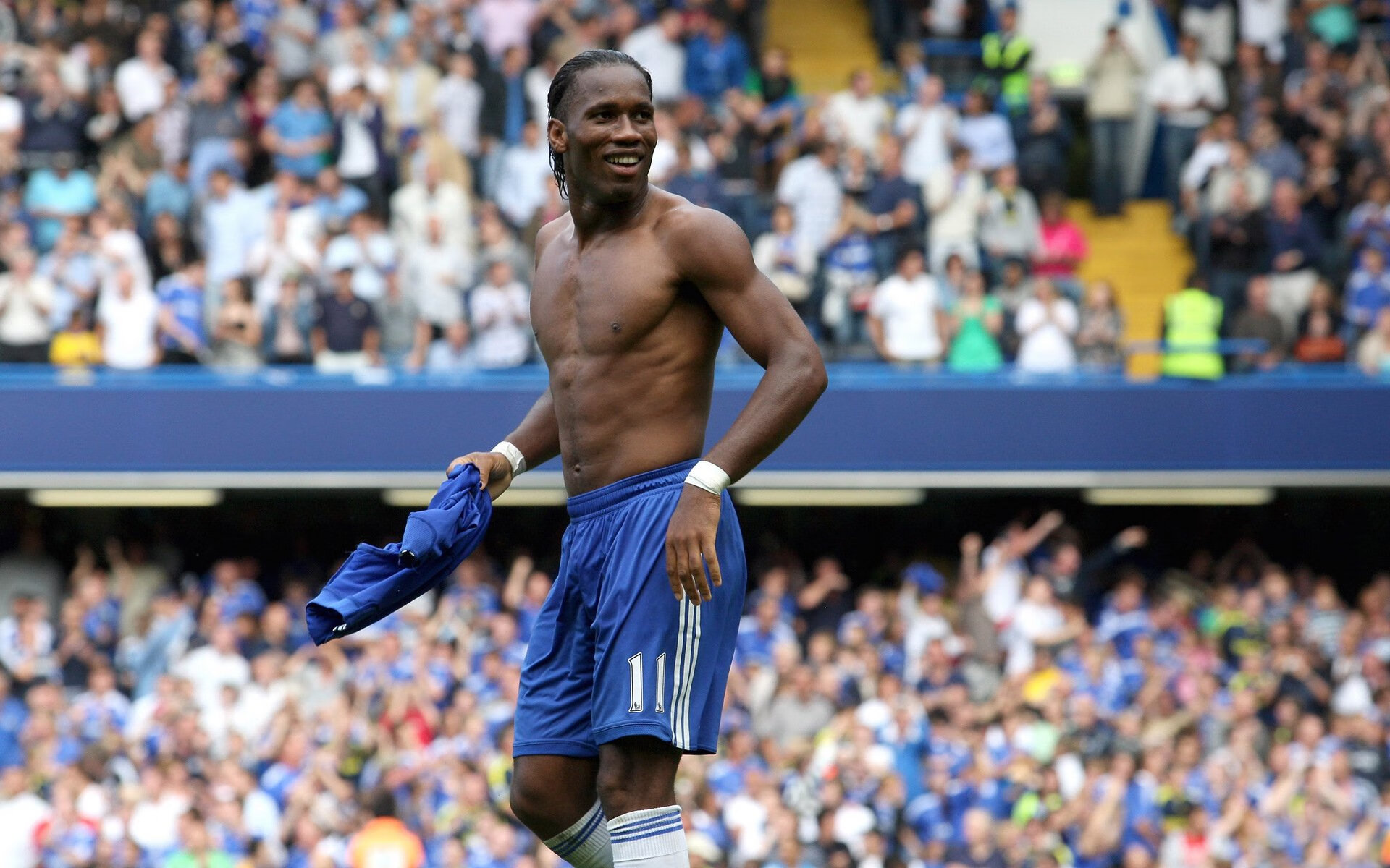 IM体育社区互动入口-拉亚神扑定乾坤，摩纳哥客场击溃塞维利亚，欧战格局再洗牌