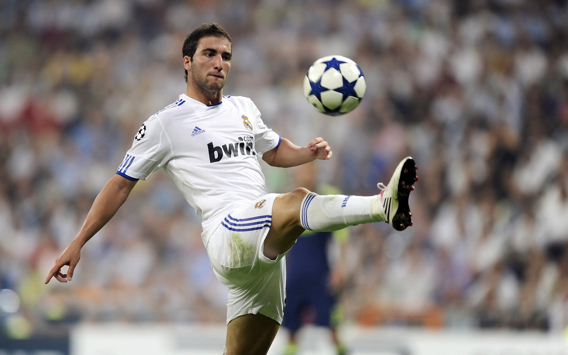 北欧风暴席卷巴黎，波尔一锤定音，瑞典队碾压法国队震惊足坛